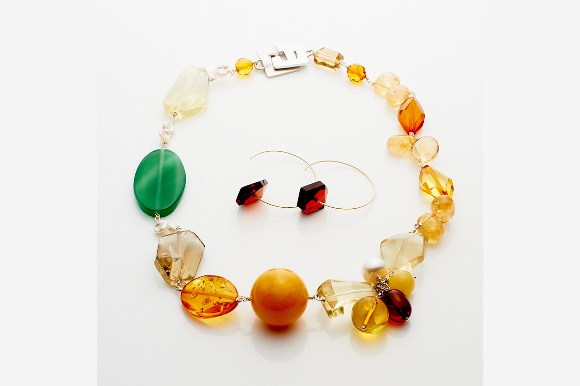 ESCAPEが撮影した写真のアルバム「ジュエリー」