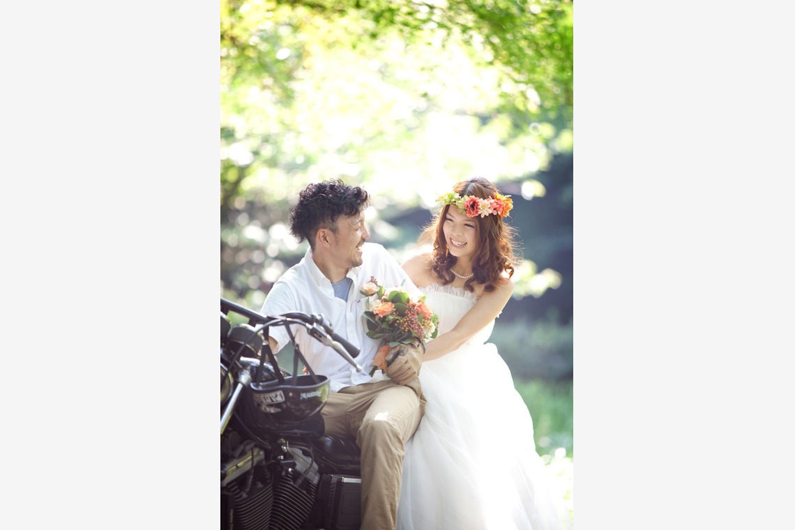 skyward photo film（竹本飛鳥）が撮影した「前撮りドレス」の写真