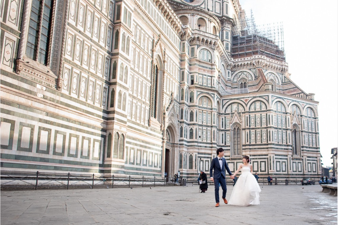 Album of the Honeymoon Photo Shoot taken by MOMO - Florence wedding location photo