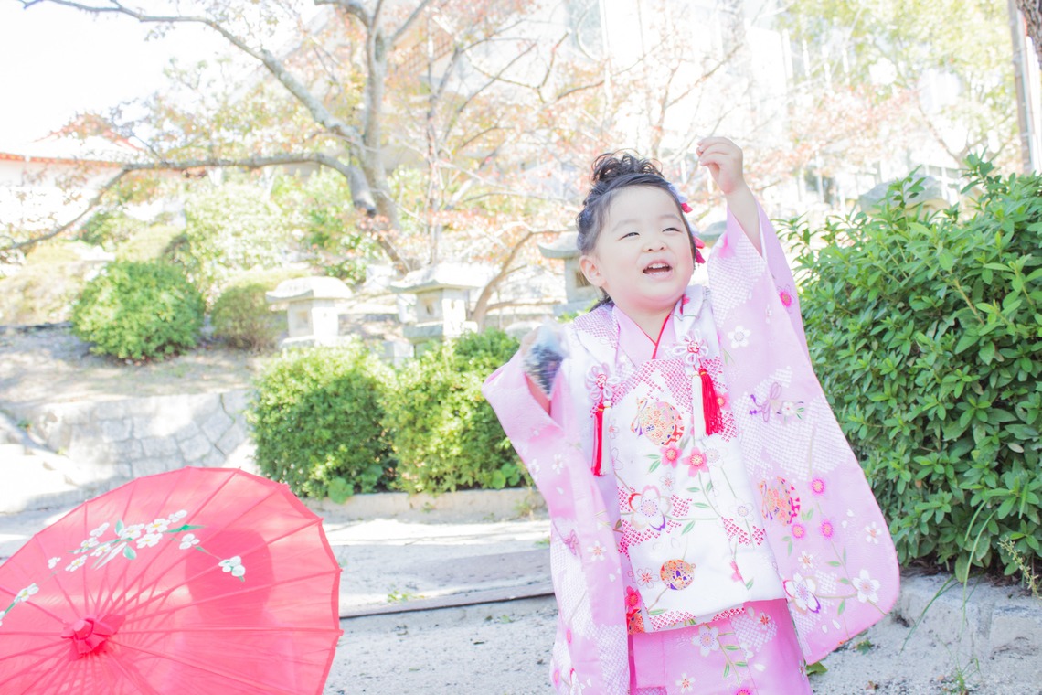 写真スペース　フォトラッシュが撮影したエンゲージメントフォトのアルバム「山口県防府天満宮七五三」