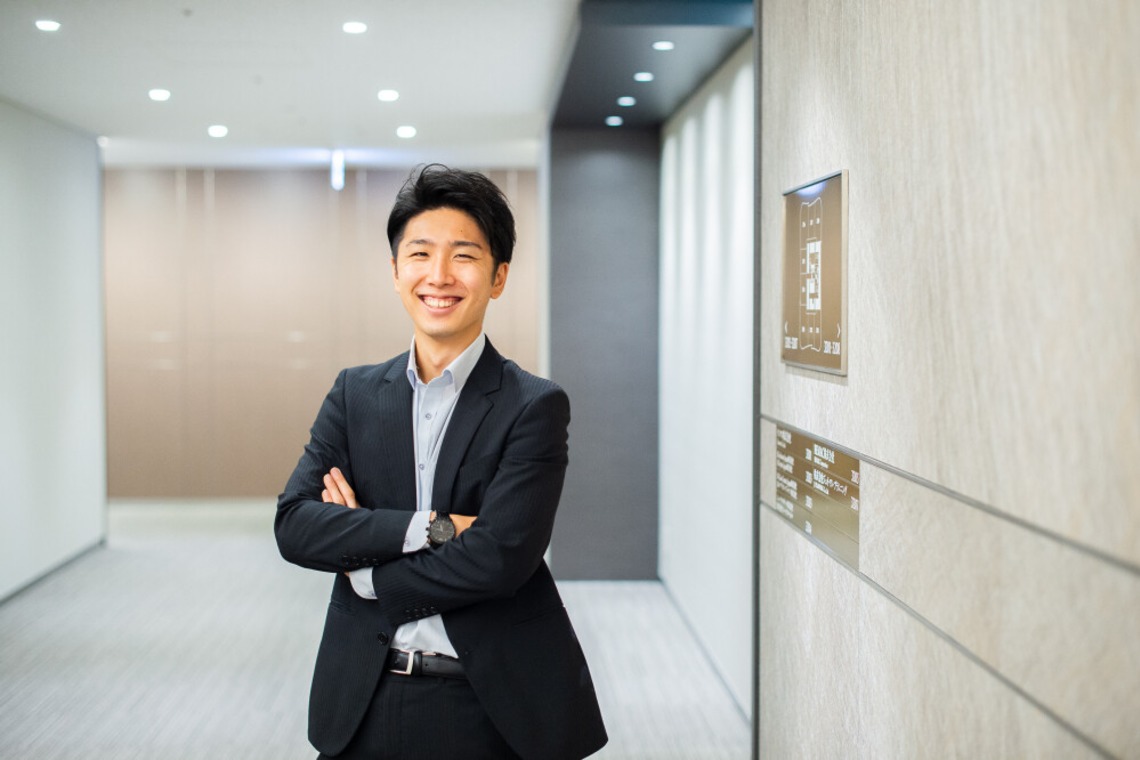 幡原裕治が撮影した写真のアルバム「オフィス」