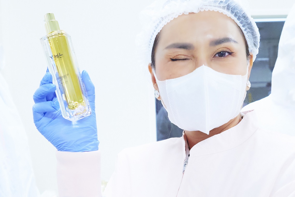 kiharu&photoが撮影した写真のアルバム「ポートレート女性【室内】」