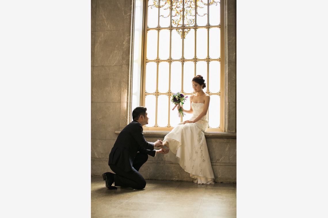 Album of the Honeymoon Photo Shoot taken by Yuki Shimada Photography - Japan Musium Engagement shoot