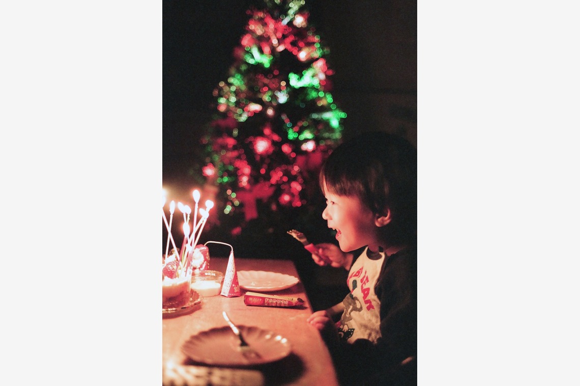 岡本静人が撮影した「息子との思い出の日々」の写真