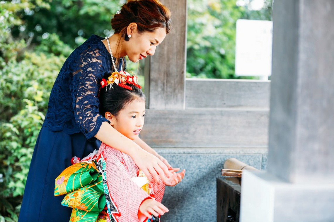 出張撮影HUG TIMEが撮影した「七五三お詣り撮影〜多摩浅間神社〜」の写真