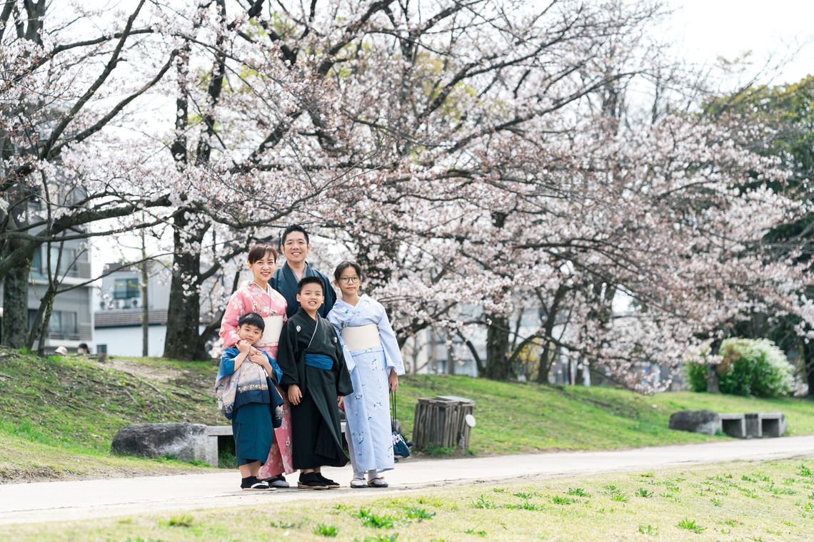 櫻井一平が出張撮影した家族写真(キッズ,ベビーフォト)などが写った「ファミリーフォト」の家族写真