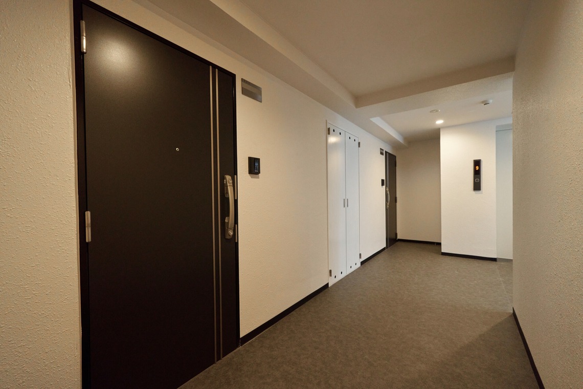 三好治輝が撮影した写真のアルバム「マンション」