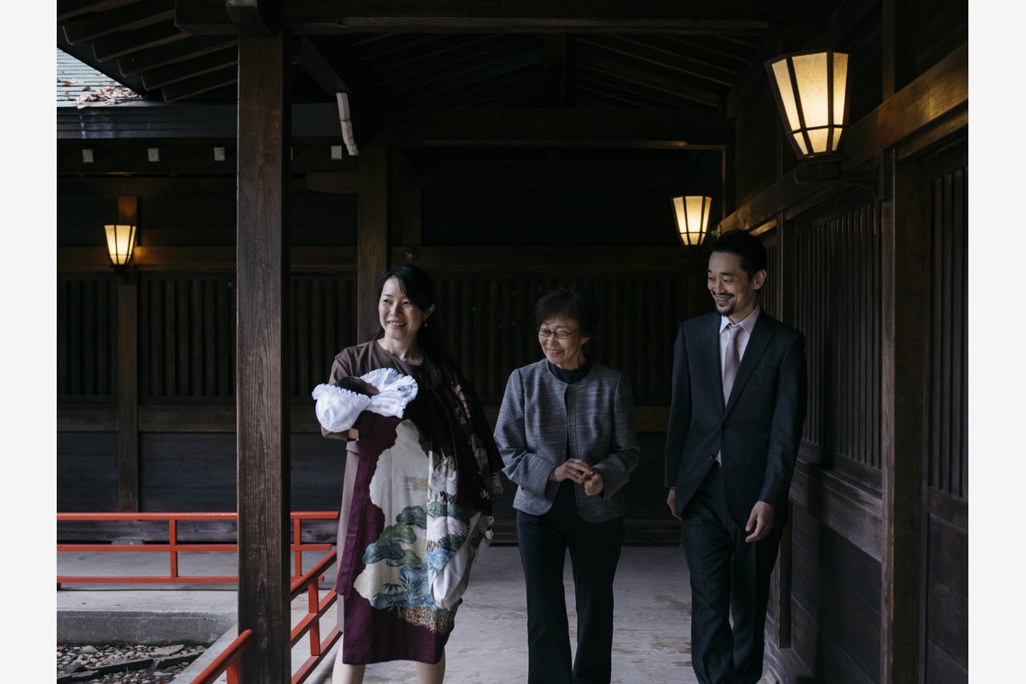 植村由理が撮影した前撮り/後撮り出張撮影のアルバム「お宮参り at 代々木八幡宮」