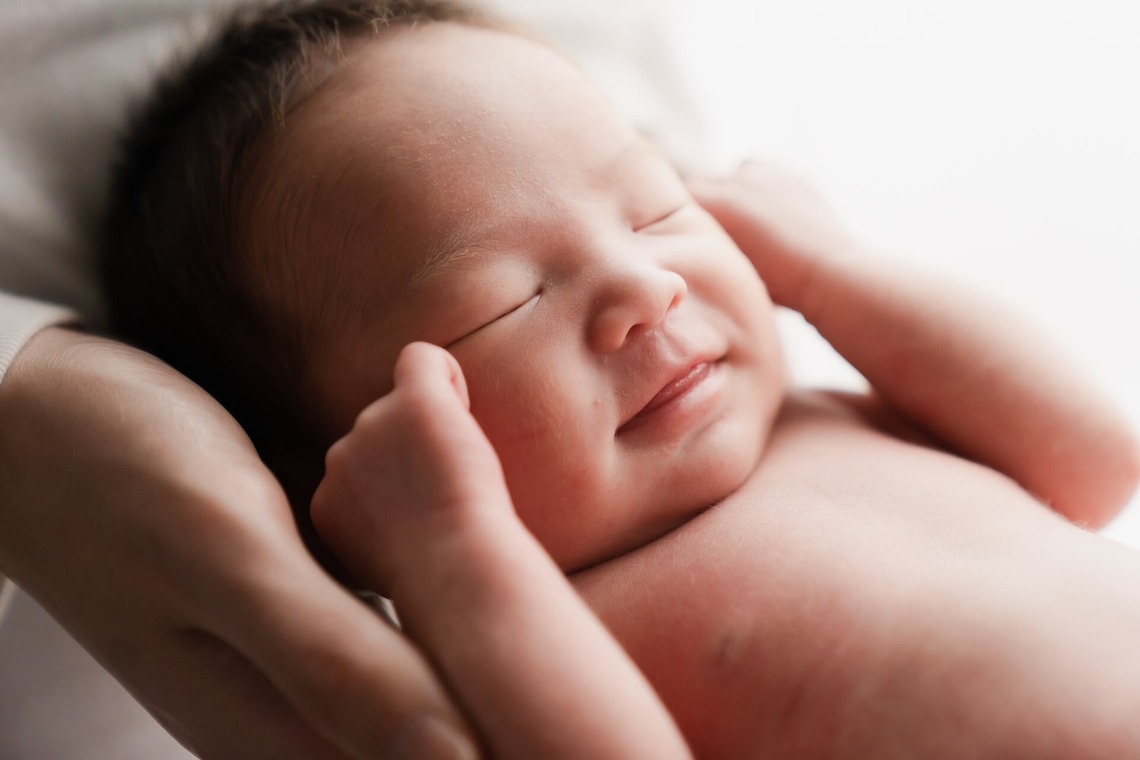 三谷 朋也が撮影した「ニューボーンフォト」の写真