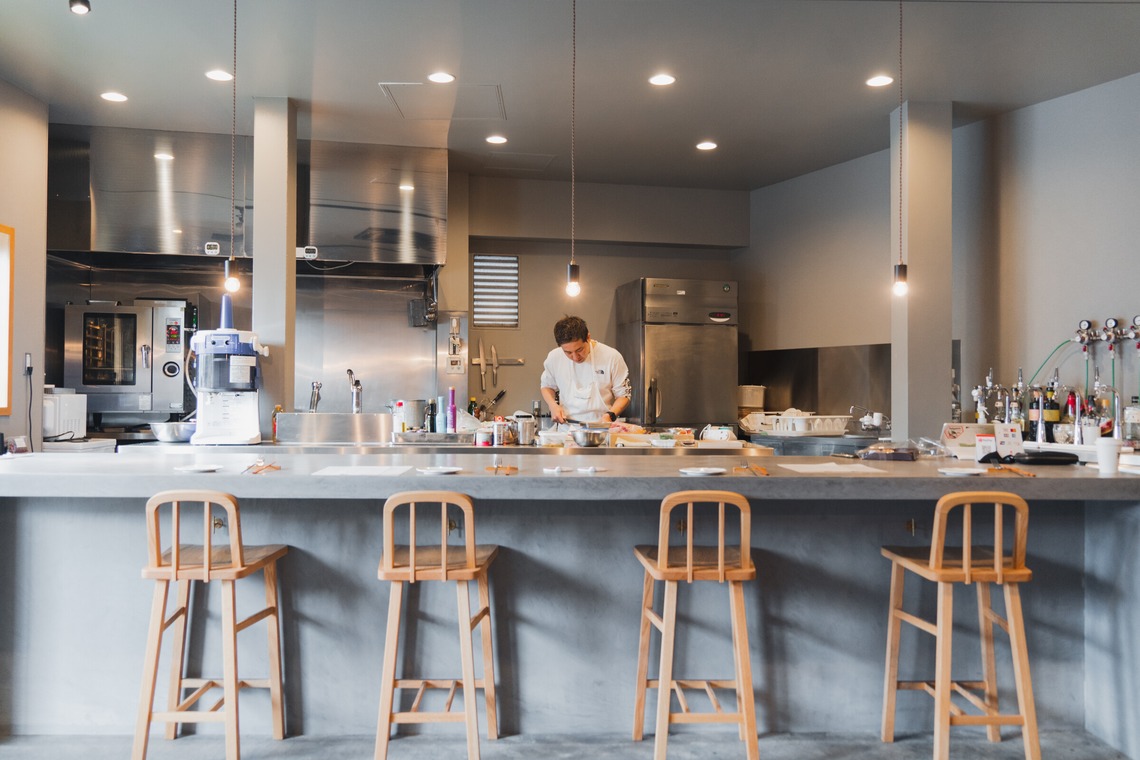 日下翔太郎が撮影した「飲食店のフード/ドリンク/内観/スタッフなどを全て含んだ設営」の写真