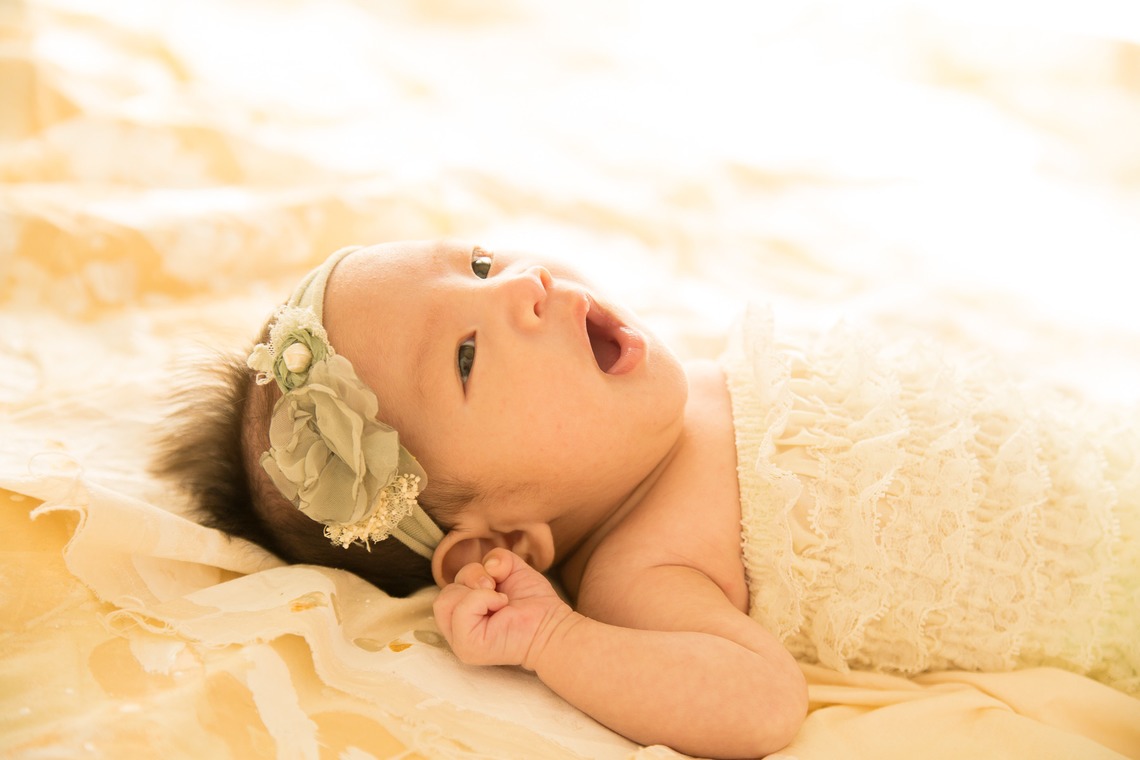 Photo Arima（有馬 明広）が出張撮影した家族写真(キッズ,ベビーフォト)などが写った「ぐるぐる巻きにしないニューボーンフォト」の家族写真