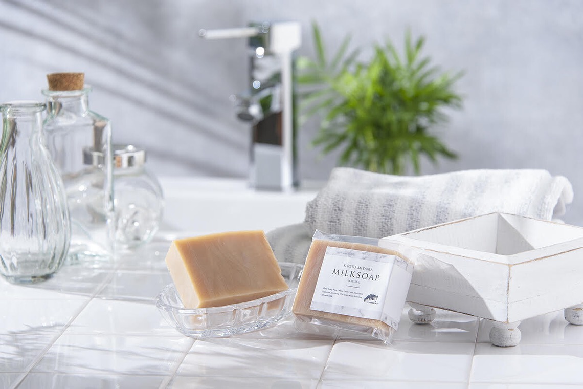 株式会社エスオーエスカンパニーが撮影した「化粧品イメージ撮影」の写真