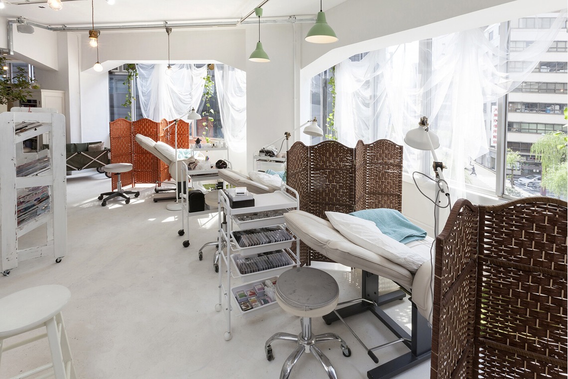 末安 善之が撮影した「ヘアーサロンの店舗およびスタッフ撮影」の写真