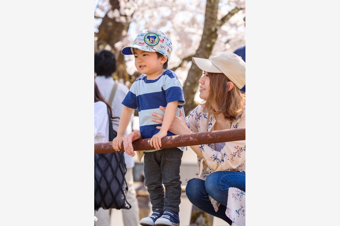 Lightgraphyが撮影した「桜の季節の親子フォト」の写真