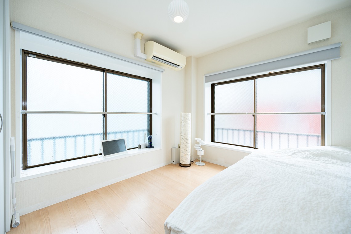 佐藤政彦が撮影した写真のアルバム「民泊撮影」