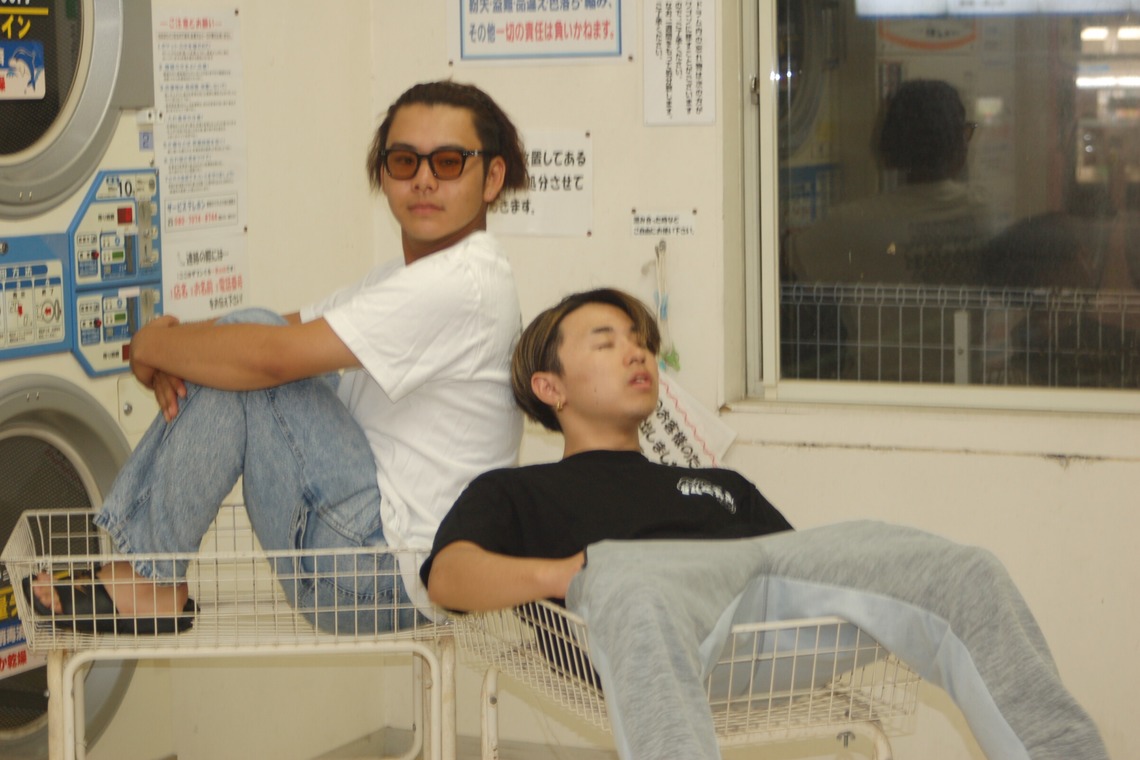 岩瀬佑也が撮影した「夜は大好きです」の写真