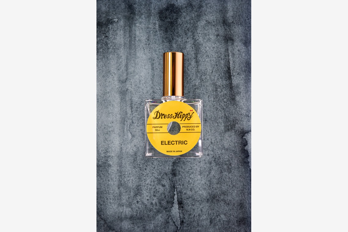 Yu Takahashiが撮影した写真のアルバム「【商品撮影】香水ボトル」