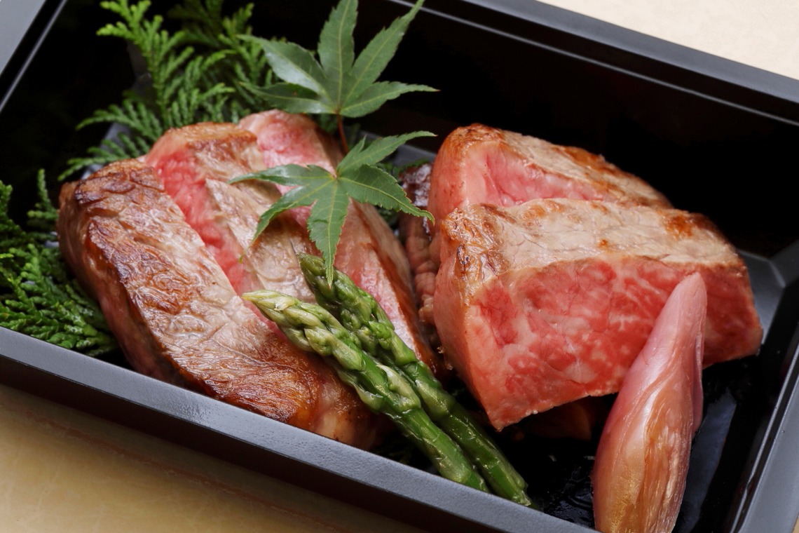 森安　照が撮影した「ステーキ」の写真