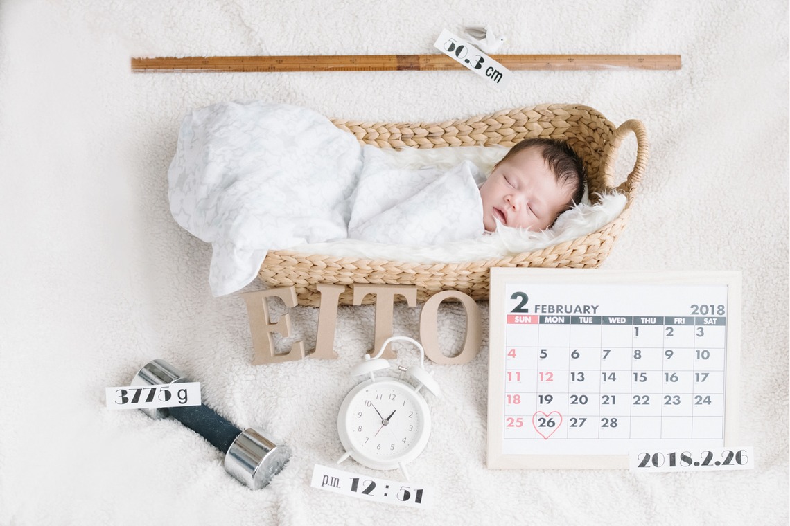 アトリエ　エピカ/清水　一哉が出張撮影した家族写真(キッズ,ベビーフォト)などが写った「ニューボーンフォト」の家族写真