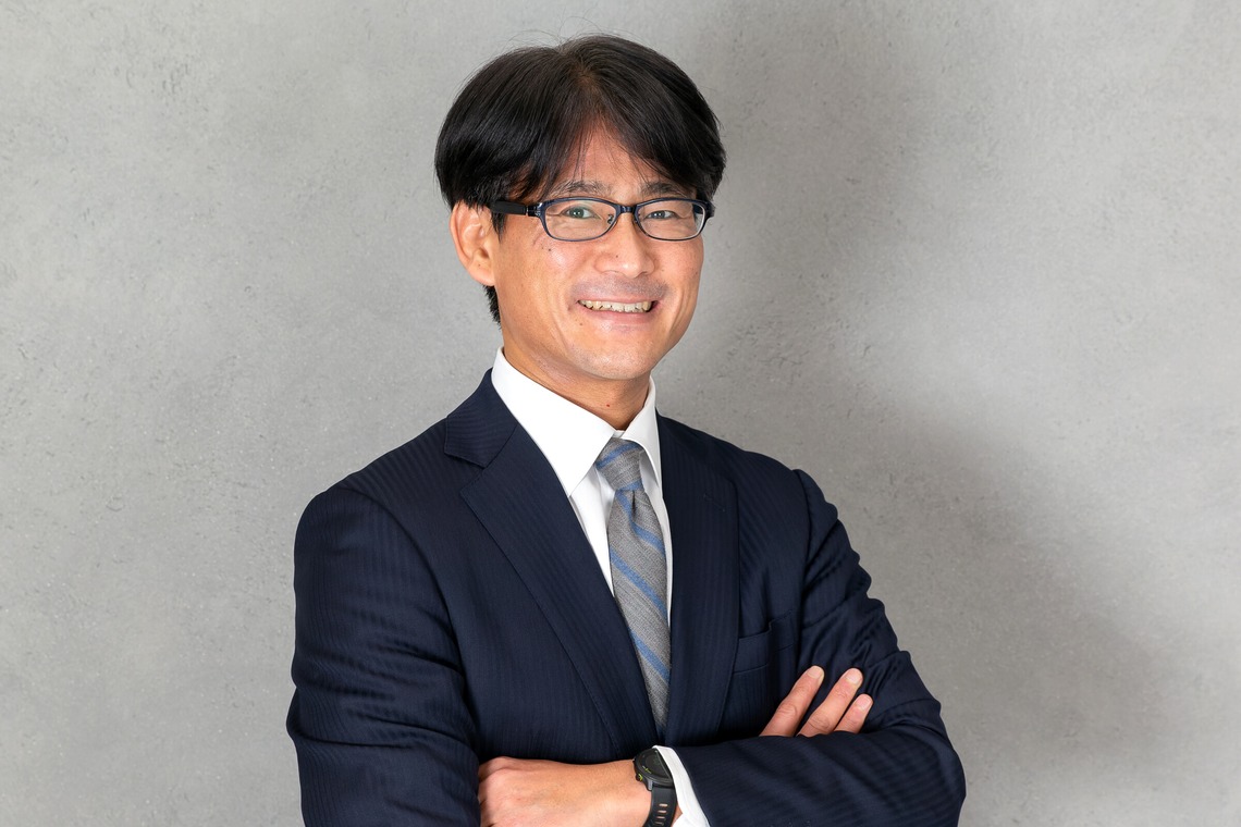 滋賀淳が撮影した写真のアルバム「プロフィール、インタビュー」