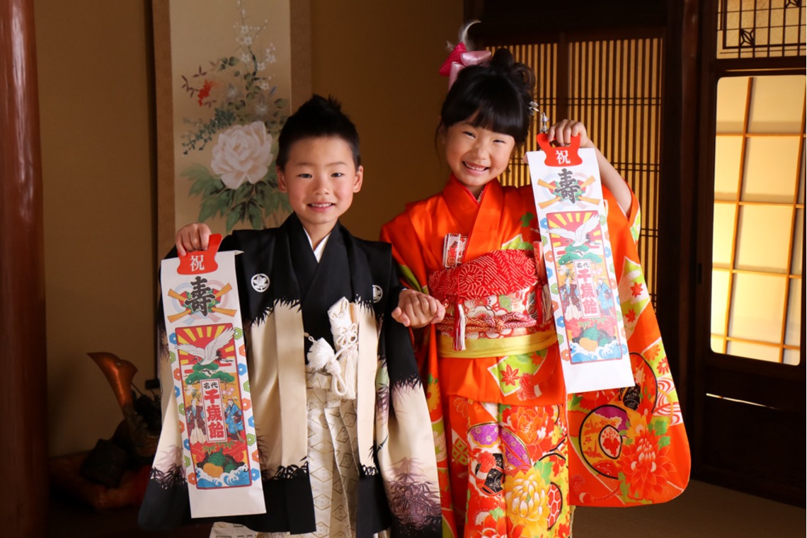 スマイルハンターが出張撮影した家族写真(キッズ,ベビーフォト)などが写った「七五三京町家フォト」の家族写真