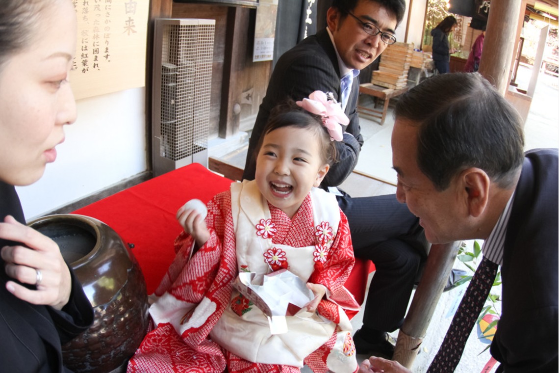 スマイルハンターが出張撮影した家族写真(キッズ,ベビーフォト)などが写った「七五三ロケーション撮影」の家族写真