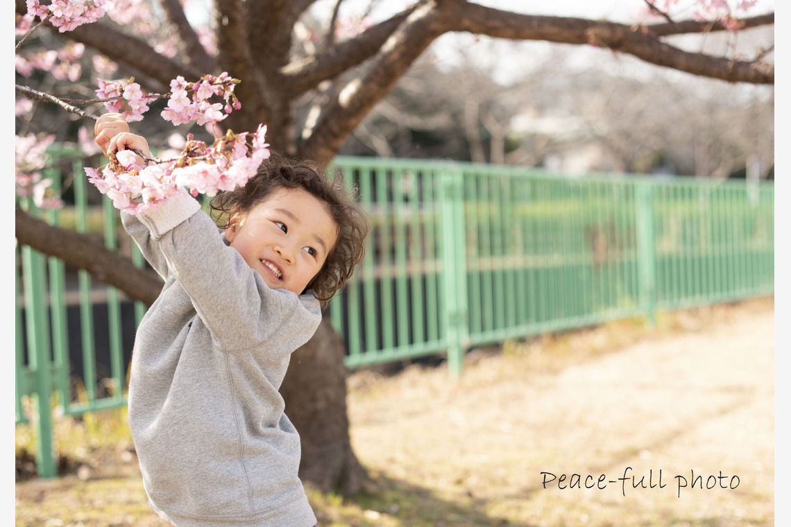 Peace-full photoが出張撮影した家族写真(キッズ,ベビーフォト)などが写った「かぞくの時間」の家族写真