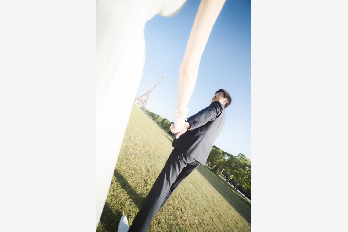 Photo of wedding photos in Paris taken by 24to Proddecu Photographer