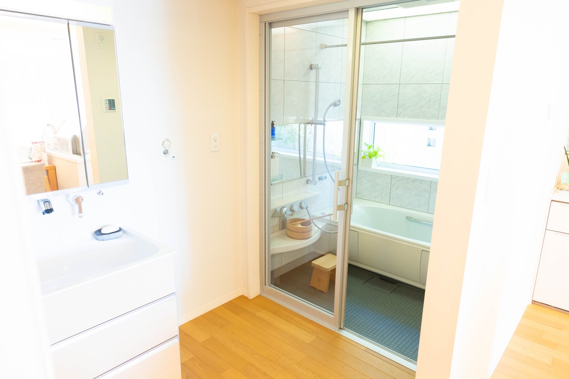 小山将冬が撮影した写真のアルバム「内観」