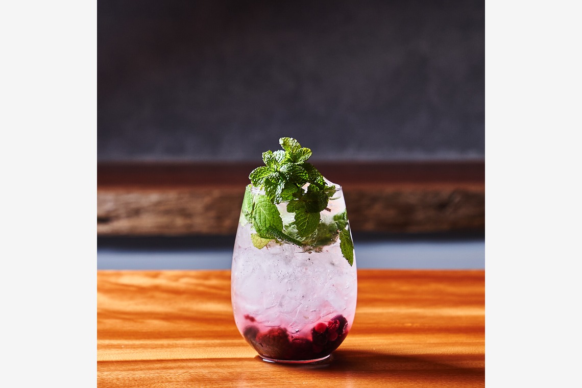 坂元寿行が撮影した「渋谷カフェの撮影」の写真