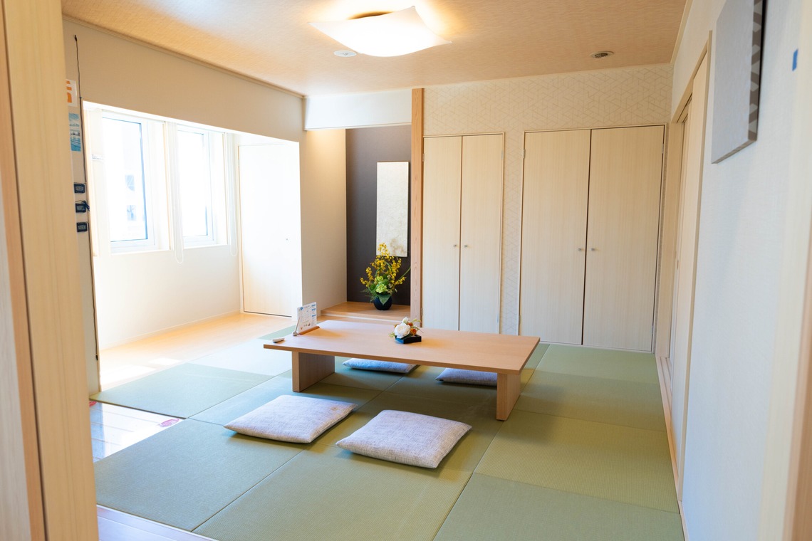 小山将冬が撮影した「内観」の写真