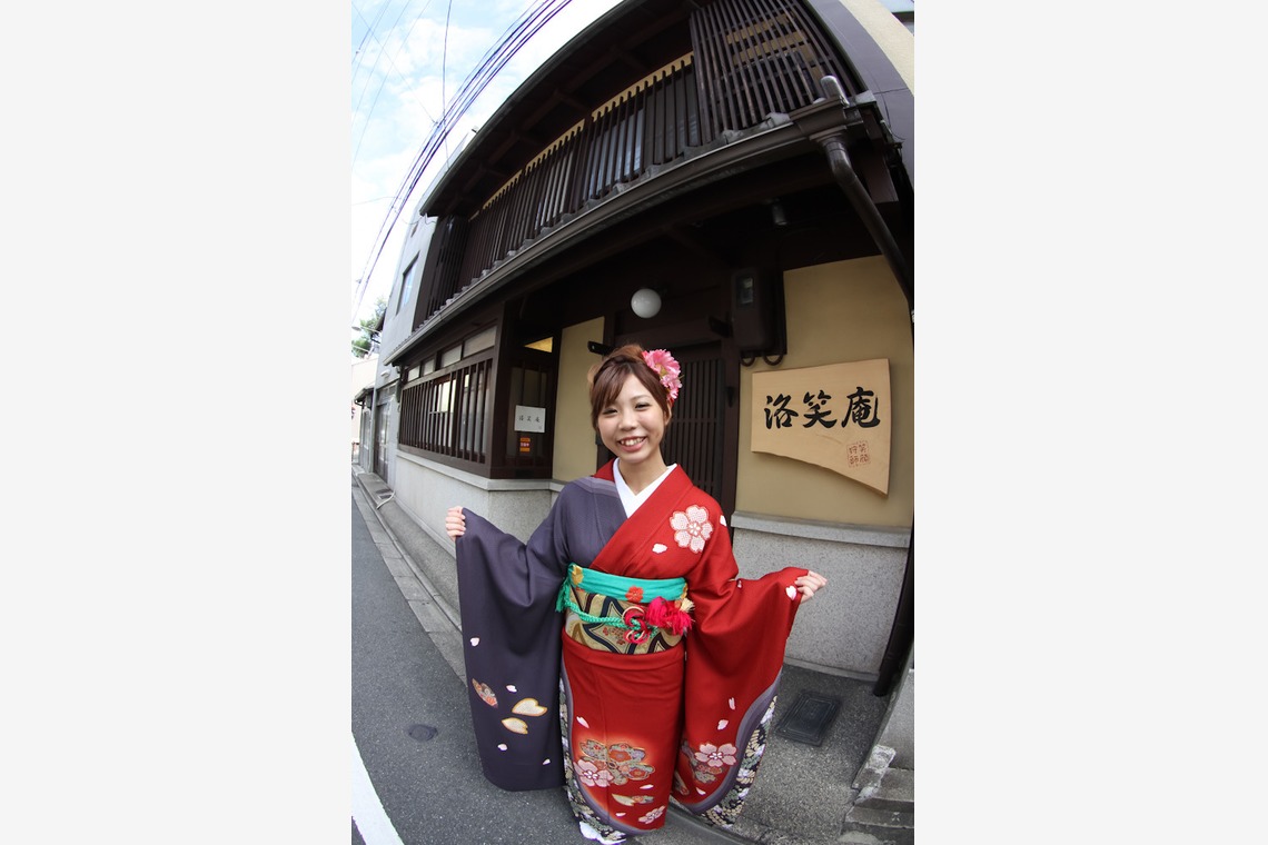 スマイルハンターが出張撮影した家族写真(キッズ,ベビーフォト)などが写った「成人式フォト」の家族写真