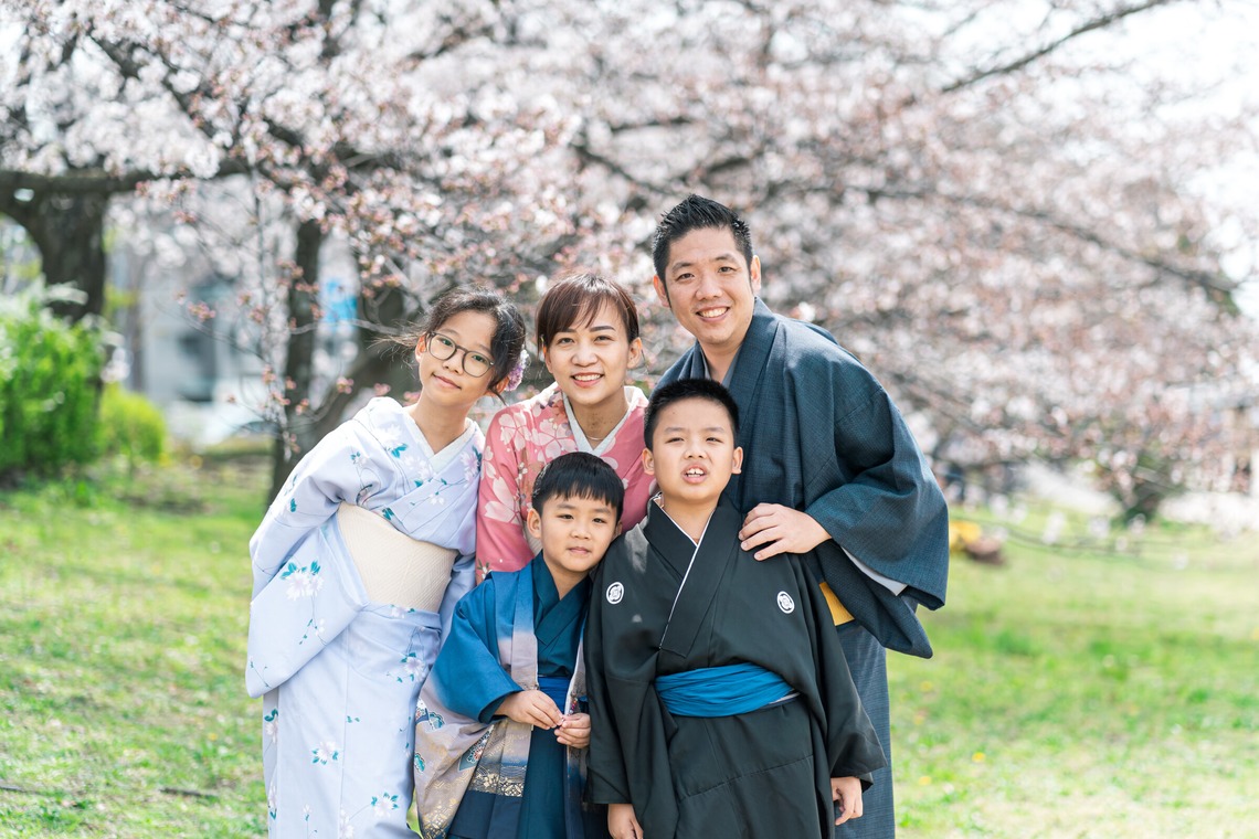 櫻井一平が出張撮影した家族写真(キッズ,ベビーフォト)などが写った「ファミリーフォト」の家族写真