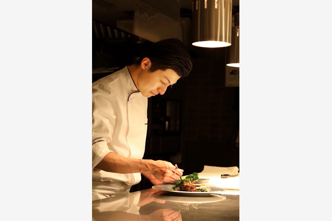 森安　照が撮影した「ホテル・レストラン（料理・ワイン・シャンパン・シェフ・ホールスタッフ・内観・イメージカット）」の写真