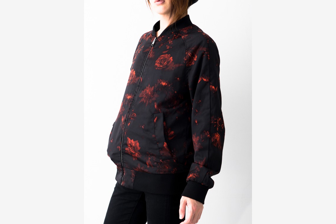 studio white alice 五十嵐啓が撮影した写真のアルバム「アパレル」