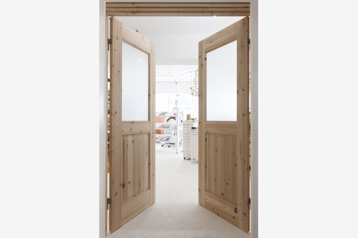 末安 善之が撮影した「ヘアーサロンの店舗およびスタッフ撮影」の写真