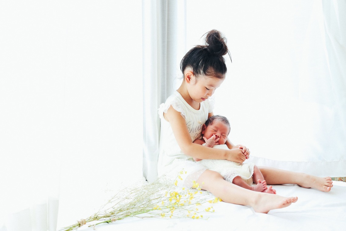 出張撮影HUG TIMEが撮影した「自宅でナチュラルなニューボーンフォト」の写真