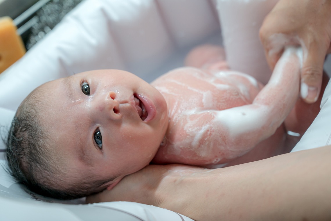 高木勇斗が撮影したニューボーンフォトのアルバム「赤ちゃん」