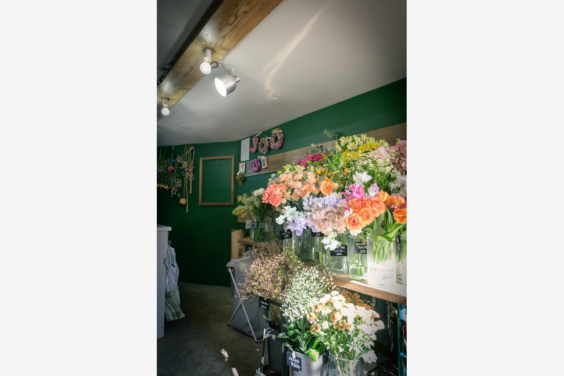 戸澤麻衣が撮影した写真のアルバム「お花屋さんの撮影」