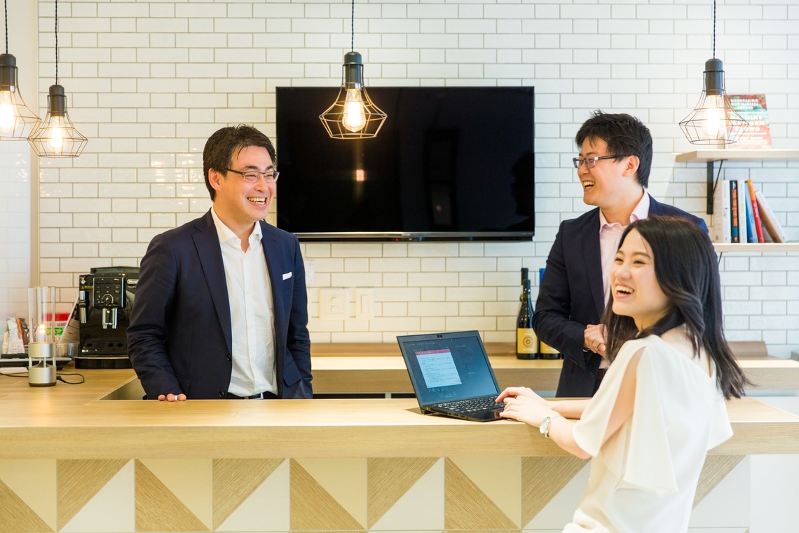 Nobuhiro Toyaが撮影した写真のアルバム「モバイルインターネットキャピタル株式会社＠霞が関 HP用撮影」