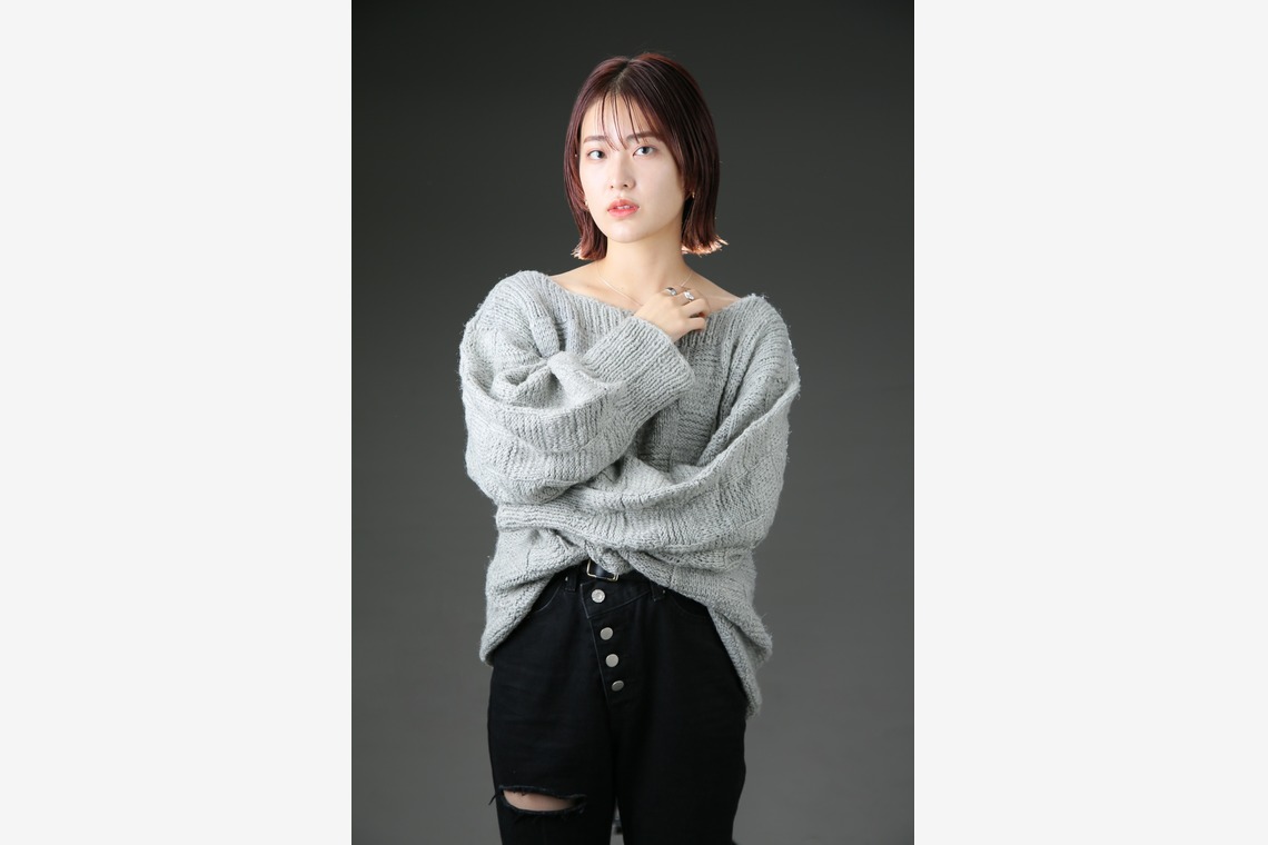 土門巧が撮影した写真のアルバム「宣材ポートレート」