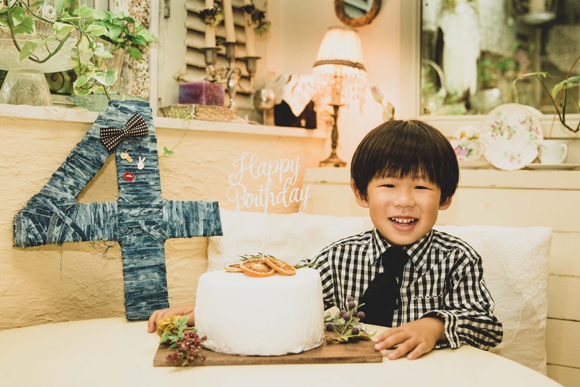 松井シンジが出張撮影した家族写真(キッズ,ベビーフォト)などが写った「家族写真（屋内・屋外）」の家族写真