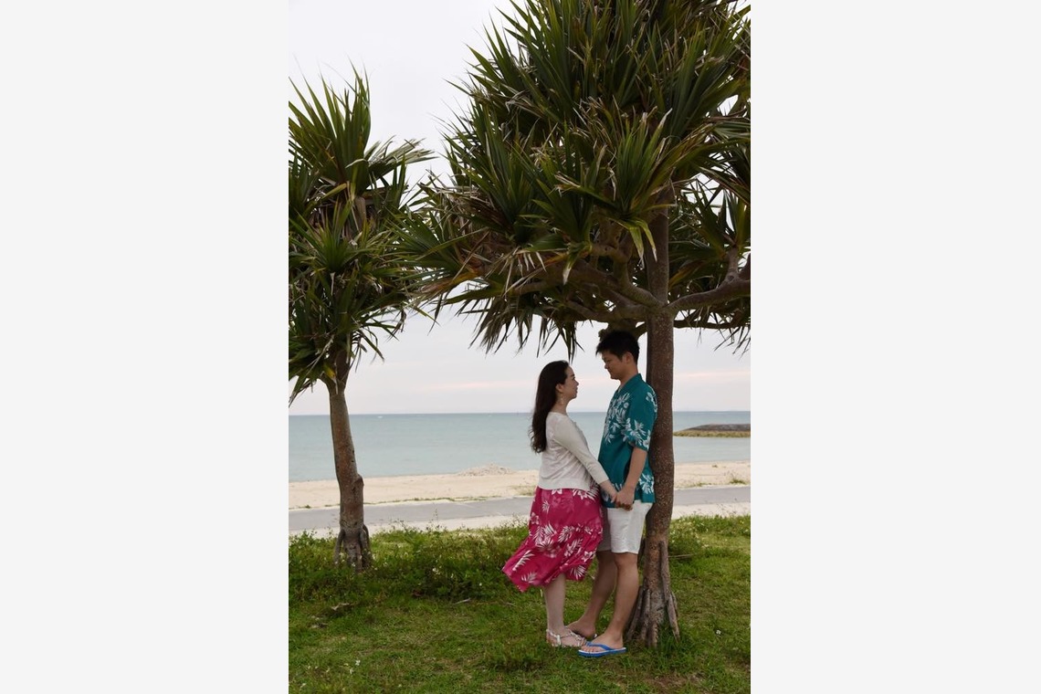 Avenir（山宮 敏明）が出張撮影した家族写真(キッズ,ベビーフォト)などが写った「夜景でカップルフォト」の家族写真