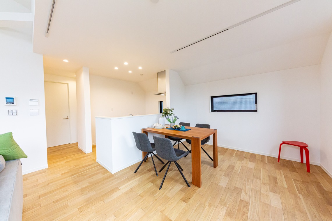 滋賀淳が撮影した写真のアルバム「建築、店舗、竣工」