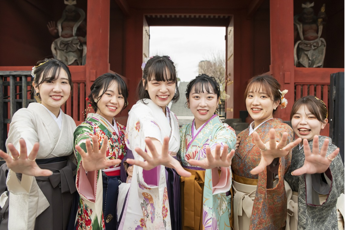 山下　剛が出張撮影した家族写真(キッズ,ベビーフォト)などが写った「卒業フォト」の家族写真