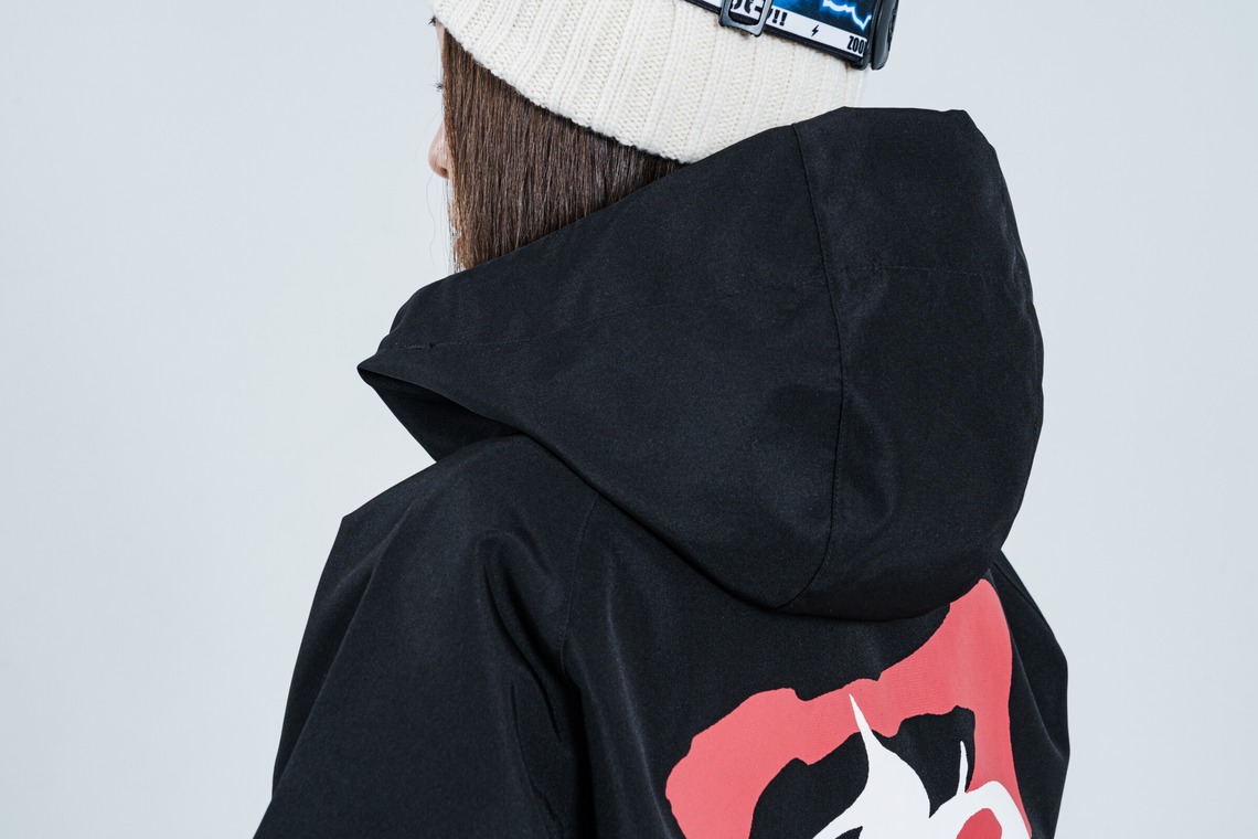 山内康平が撮影した「スノーボード・ウェアブランドスタジオ撮影」の写真