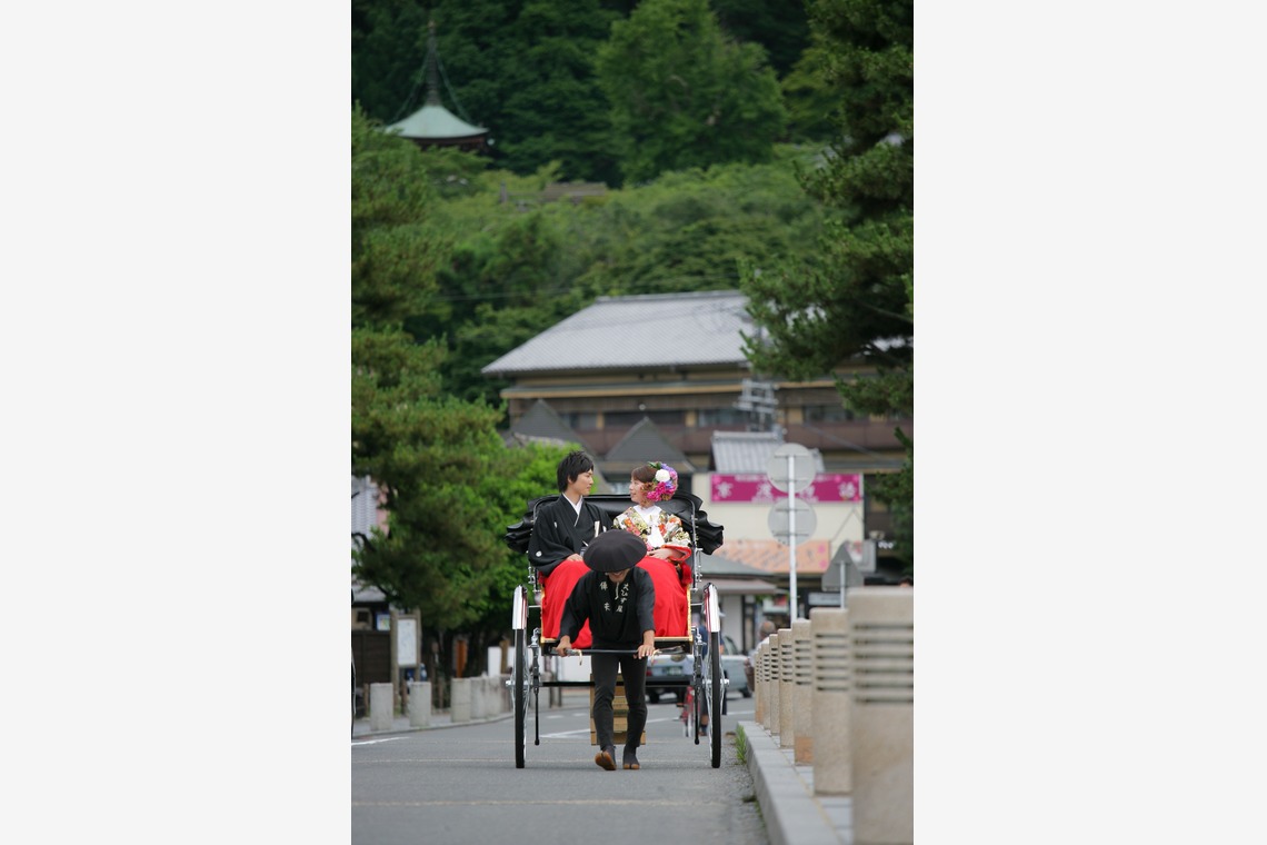 京都ブライダル京泉華(kyosenka)が撮影した写真のアルバム「京都人力車ロケ」
