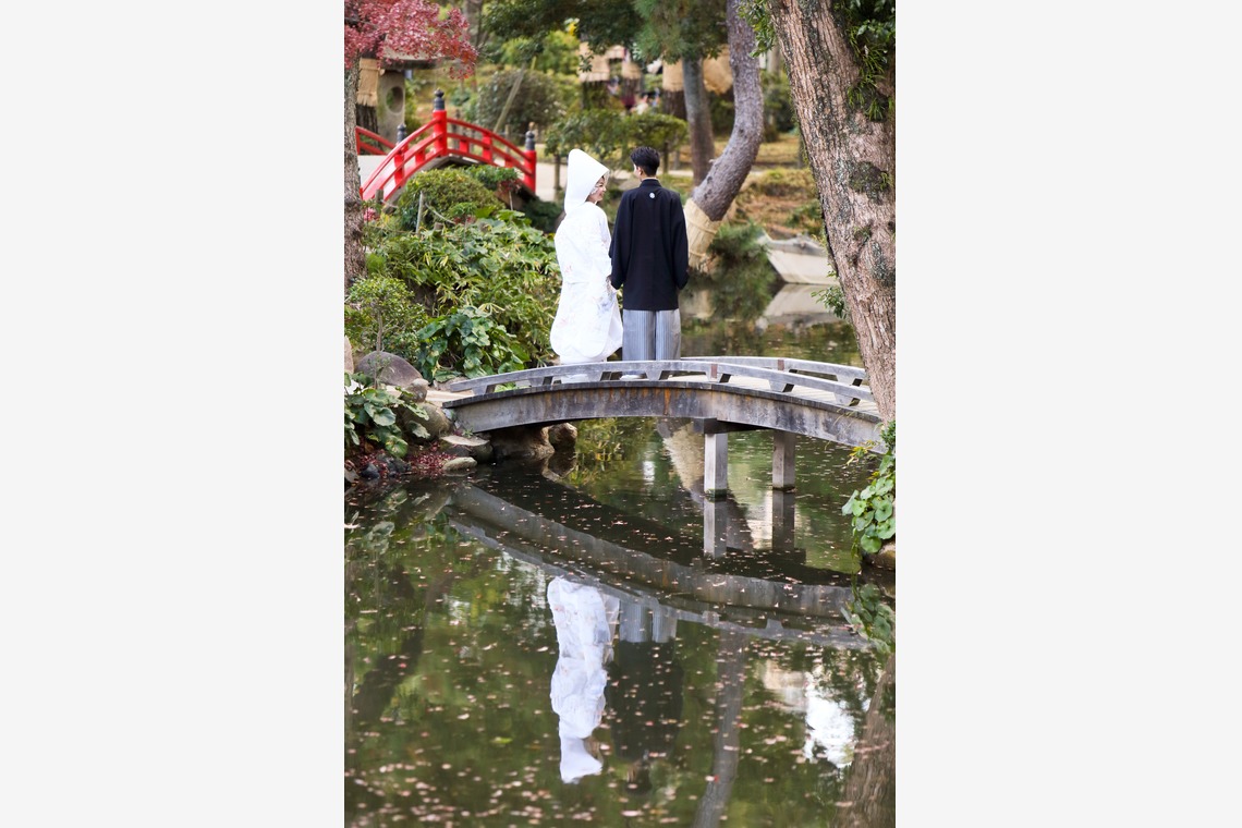 KIKIウェディングが撮影した写真のアルバム「紅葉の和風庭園」