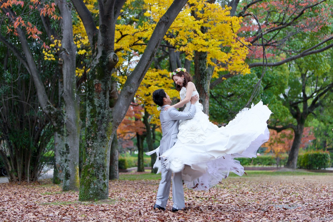 KIKIウェディングが撮影した写真のアルバム「紅葉の広島城と公園」