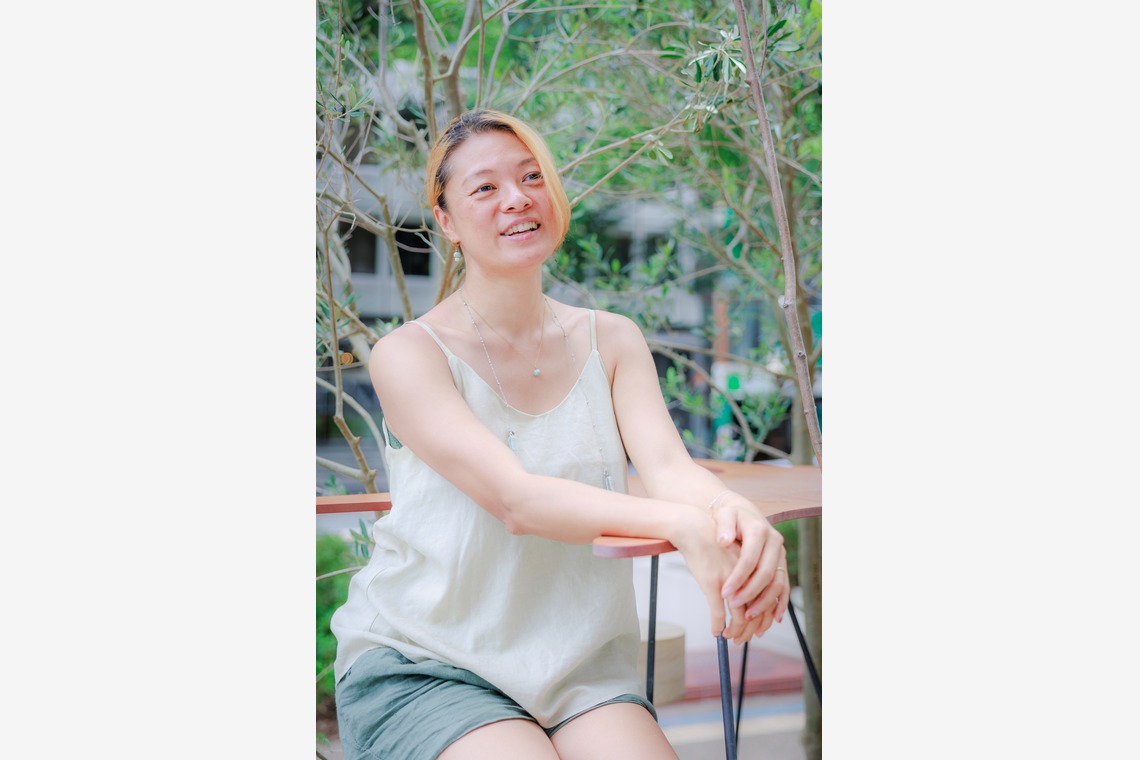 ちずカメラが撮影した「女性」の写真